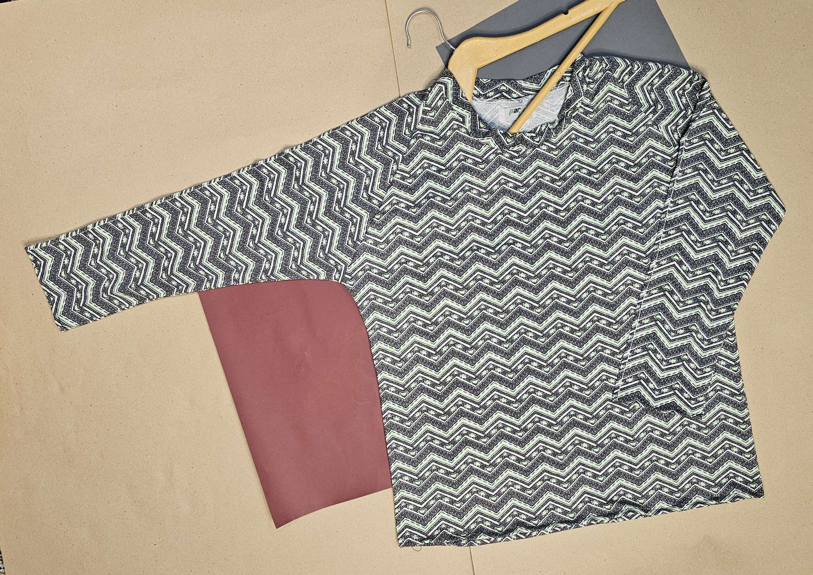 تیشرت تریکو استین رگلان طرح هرمس