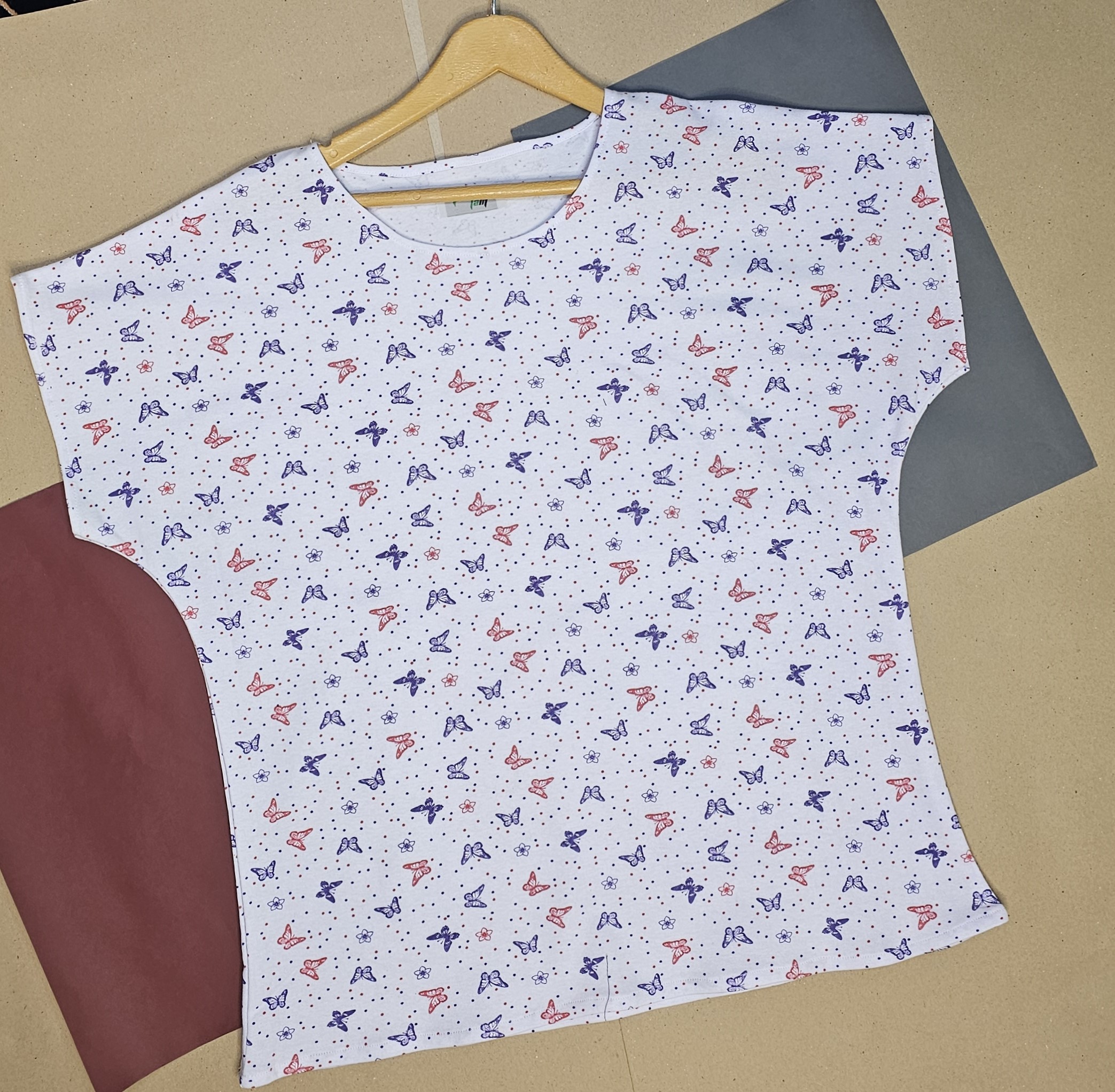 تیشرت  تریکو نخ و پنبه  طرح پروانه
